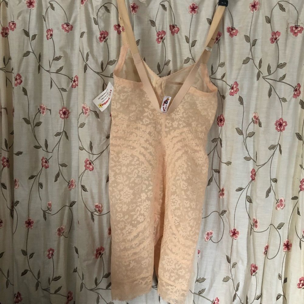 Lace shapewear - Picture 5 of 5
